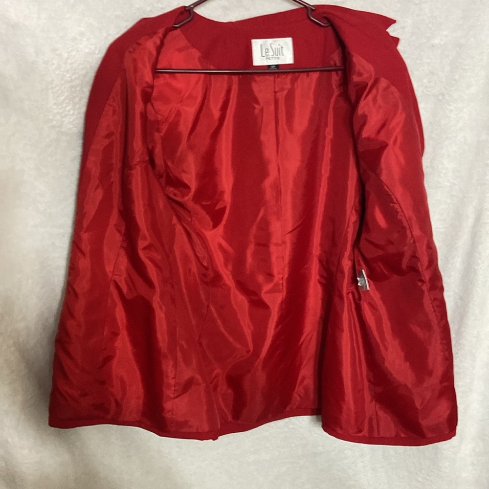 Le Suit Women's Red Skirt Suit - Picture 5 of 13